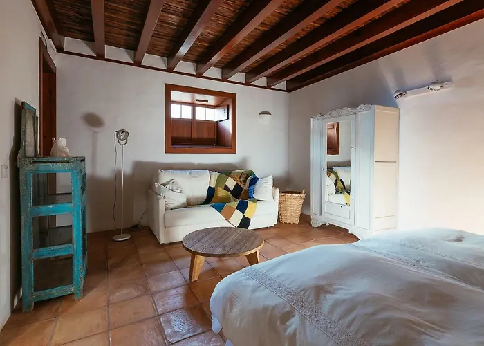 Las Casas Del Camino Real *